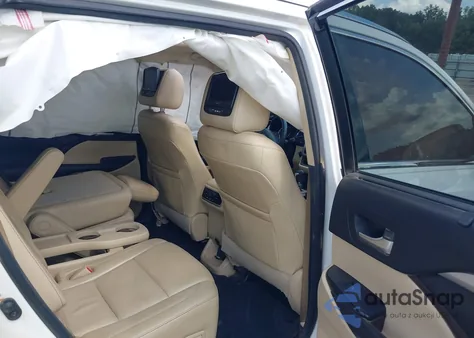 2016 Toyota Highlander Xle V6 z USA, uszkodzony, nr VIN 5TDKKRFH4GS159986